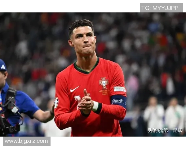 2025年世界足球前十名球星最新排名揭晓 谁将登顶成为最强球员 2025年世界足球前十名球星最新排名揭晓 谁将登顶成为最强球员