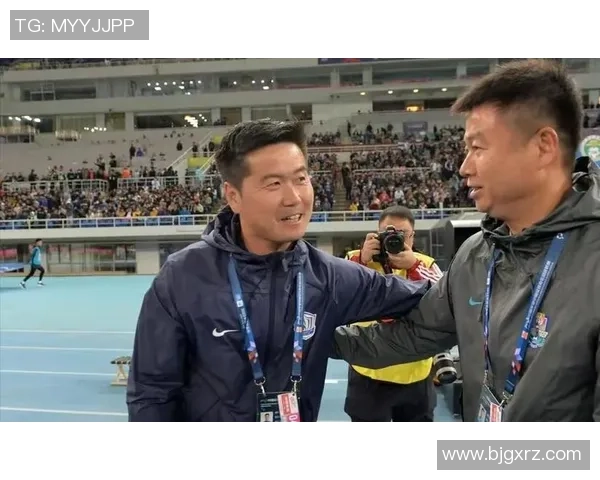 从球场到教练席 足球巨星转型国家队主帅的新挑战与机遇 从球场到教练席 足球巨星转型国家队主帅的新挑战与机遇
