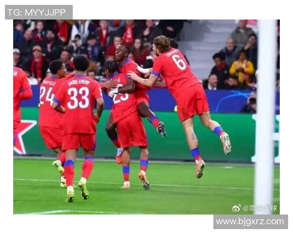 全球球星集体感染足球疫情引发赛季停摆影响赛事和球迷生活