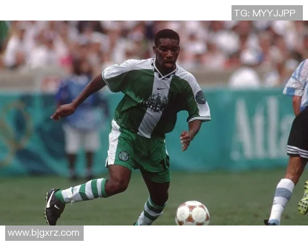 帅气逼人的足球巨星们走红全球引领潮流风尚 帅气逼人的足球巨星们走红全球引领潮流风尚