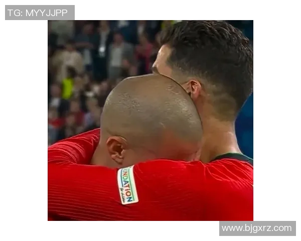 篮球巨星与足球传奇相遇 谁能称霸跨界运动之巅 篮球巨星与足球传奇相遇 谁能称霸跨界运动之巅