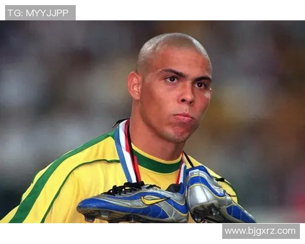 足球伤感瞬间回顾 球星跌宕起伏的心路历程与荣耀背后的痛楚